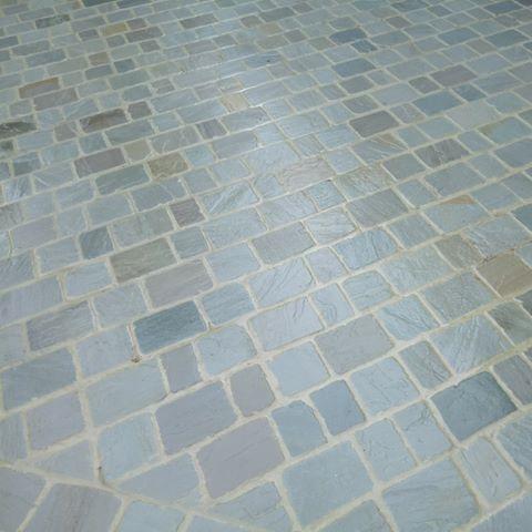 Umbra Sandstone Cobble Setts, Calibrated
