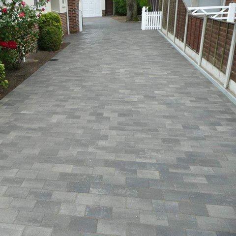 Carbon Limestone Block Paving driveway