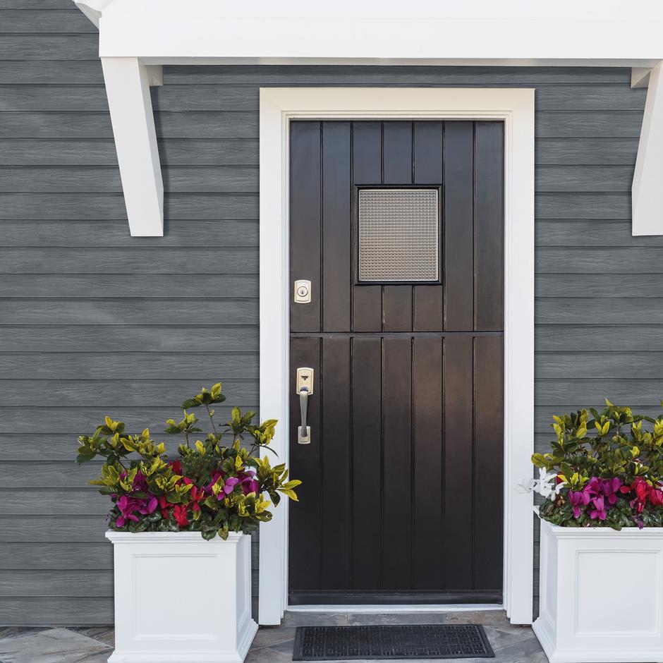 Composite prime HD Clad Pro Slate Grey installed front of house