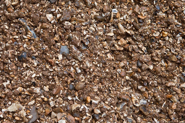 path gravel 25mm up-close with stones in