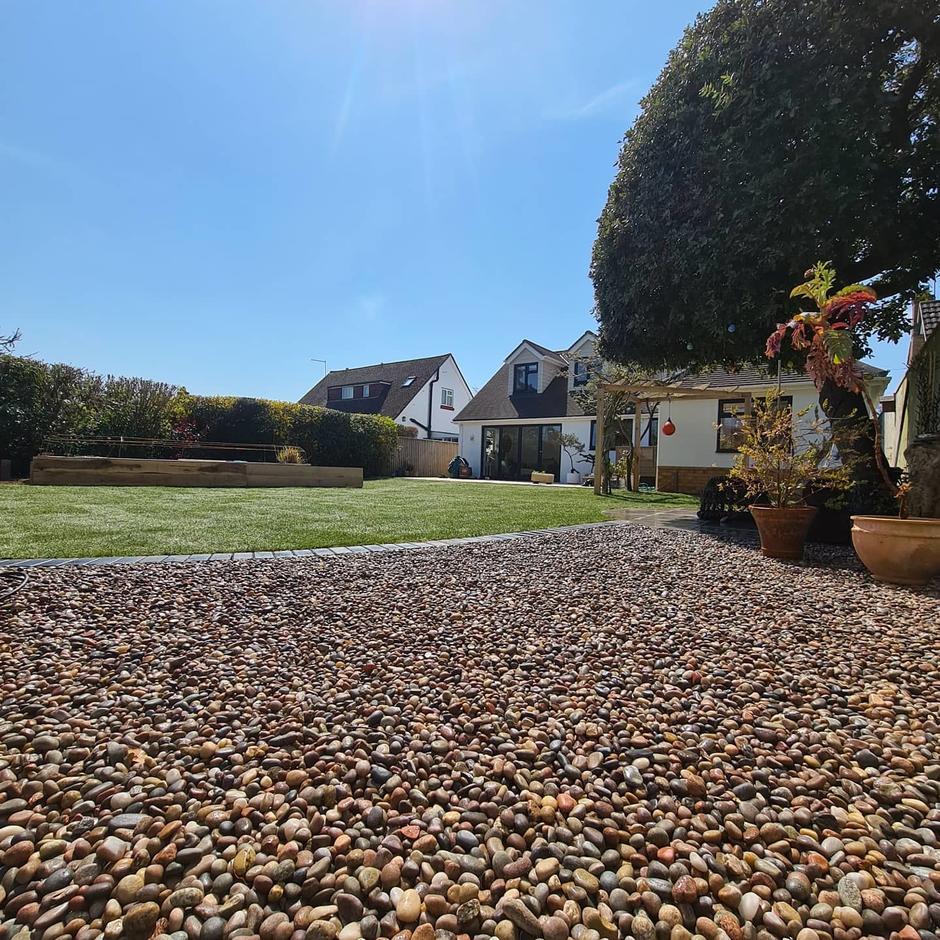 Scottish Pebbles 8-14mm back garden feature