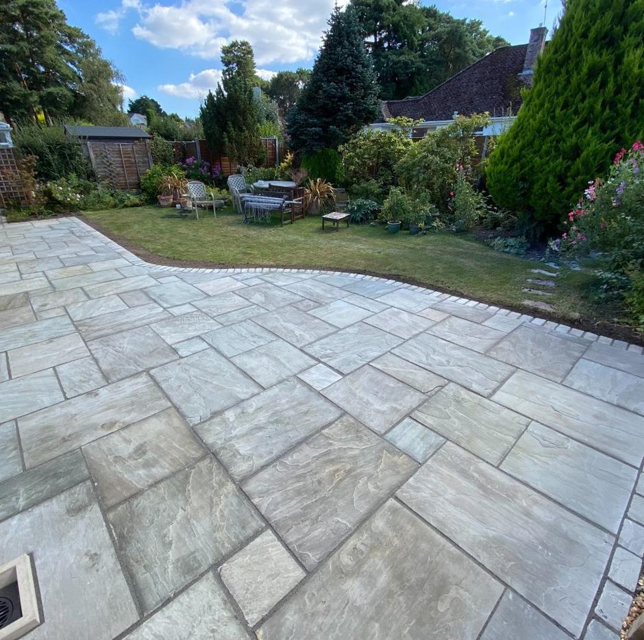 Umbra kandla grey paving slabs
