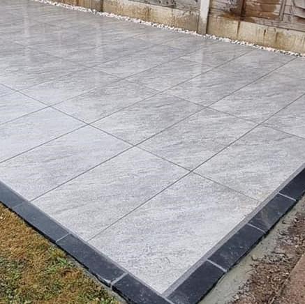 manhattan grey paving in garden