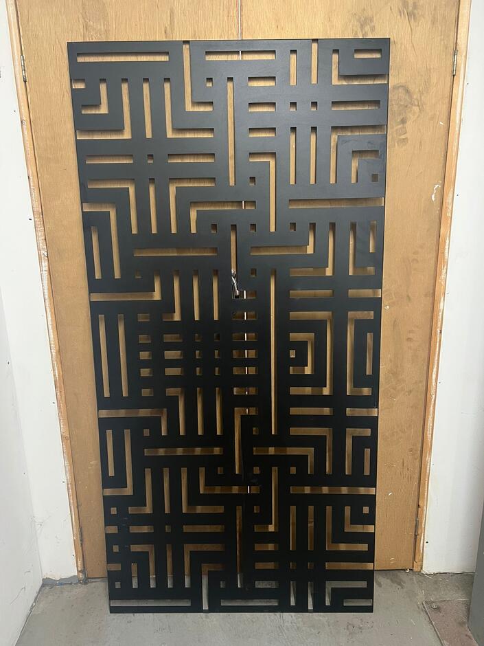 DISCOUNTED CORE Labyrinth Black Metal Screen