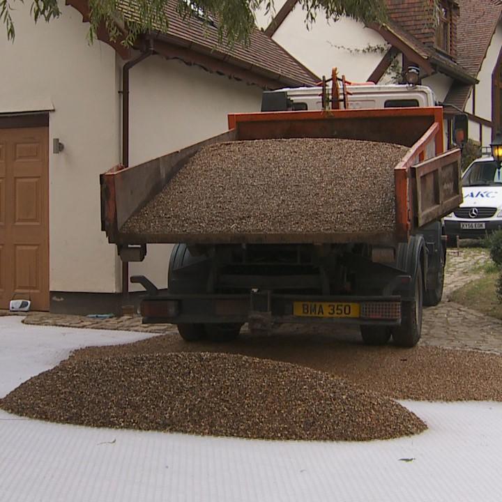lorry tipping 20m shingle on core grid driveway