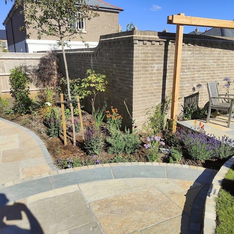 Citron Yellow Limestone Paving natural indian paving slabs with plants and soil