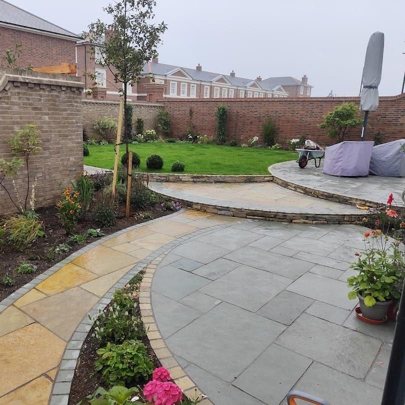 kota blue limestone paving laid with citron yellow limestone