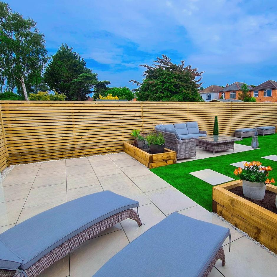 Sienna™ Quartz White Porcelain Paving