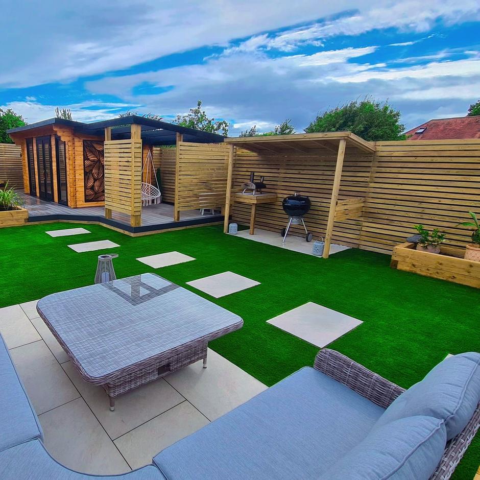Sienna™ Quartz White Porcelain Paving