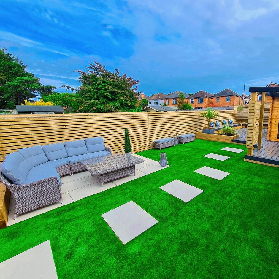 Sienna™ Quartz White Porcelain Paving