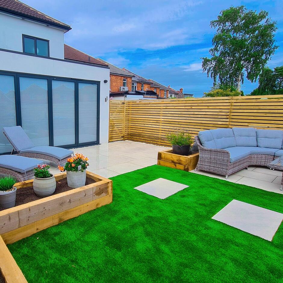 Sienna™ Quartz White Porcelain Paving