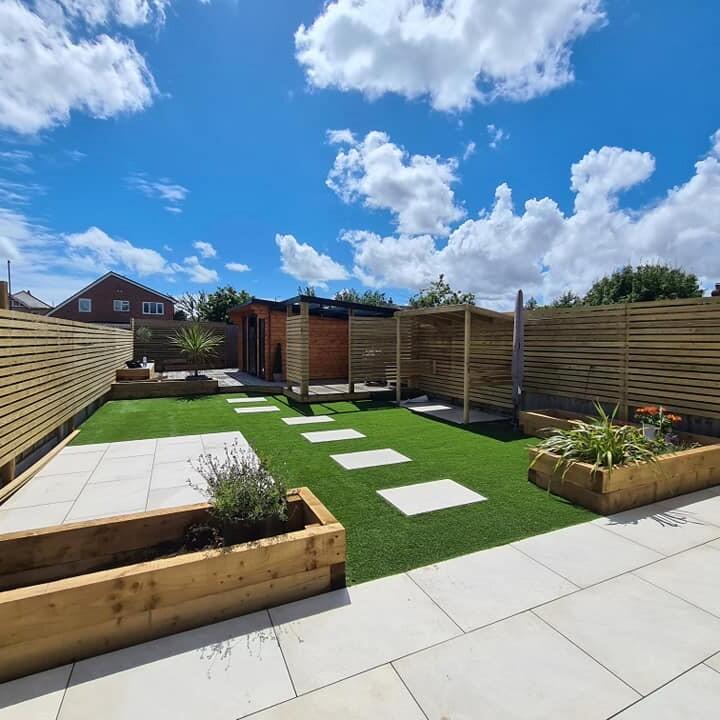 Sienna™ Quartz White Porcelain Paving