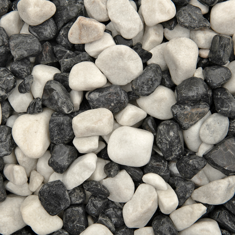 Zebra Basalt semi-rounded pebbles, dry