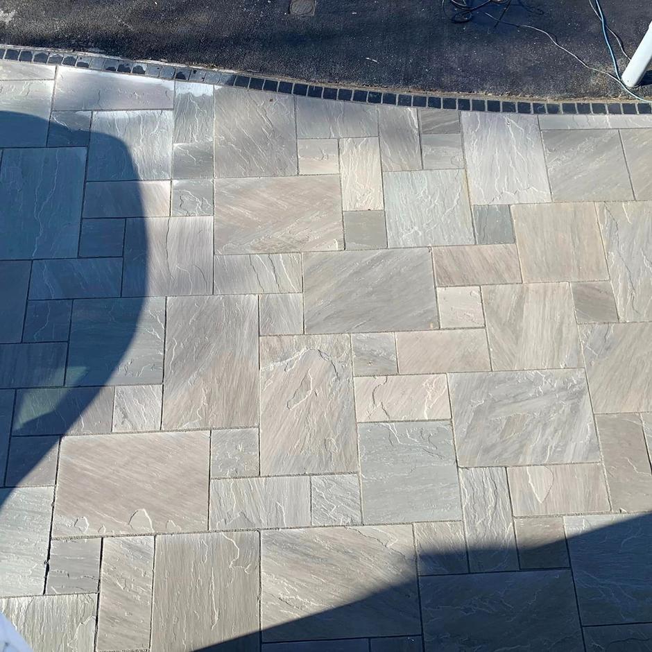 grey paving slabs 