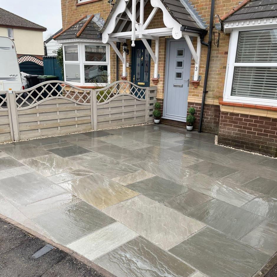 grey patio paving slabs
