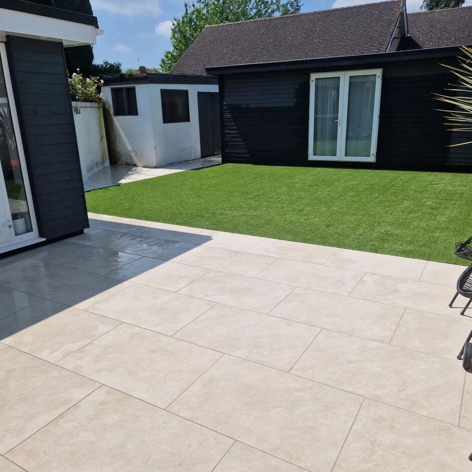 Sienna™ Quartz White Porcelain Paving light beige cream paving slabs