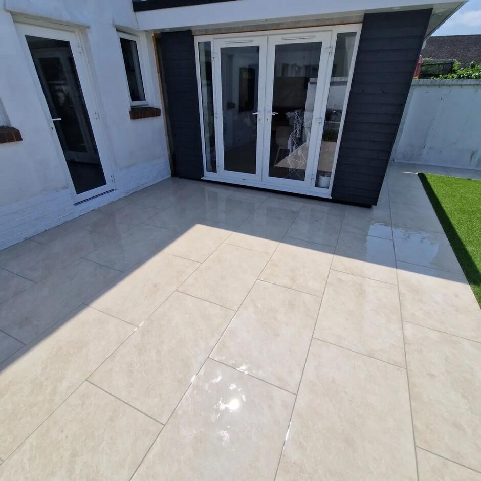 Sienna™ Quartz White Porcelain Paving white cream garden slabs