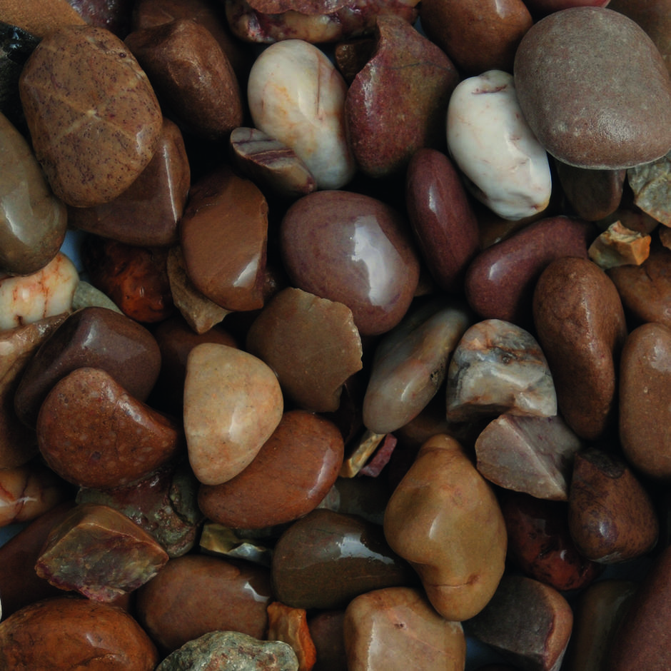 Tweed pebbles 20-40mm up-close wet