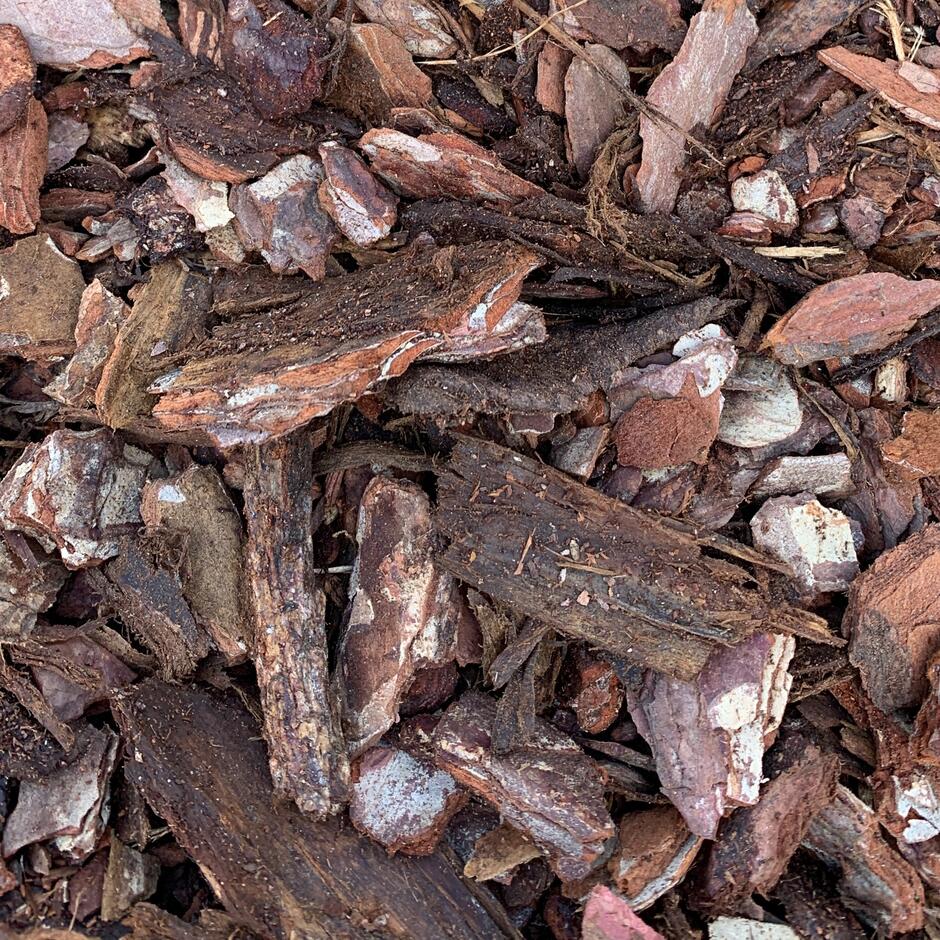 Bark Nuggets natural bark segments for garden borders and plant beds