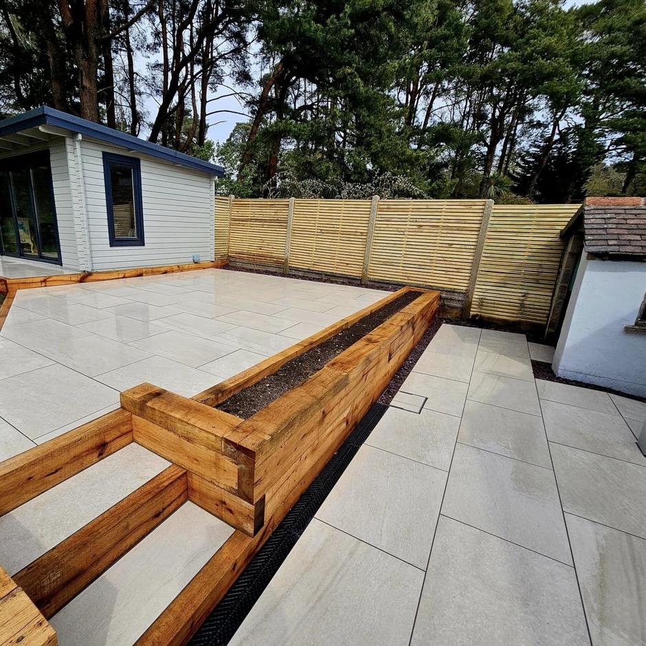 Modern and low-maintenance pearl silver porcelain slabs for exterior spaces