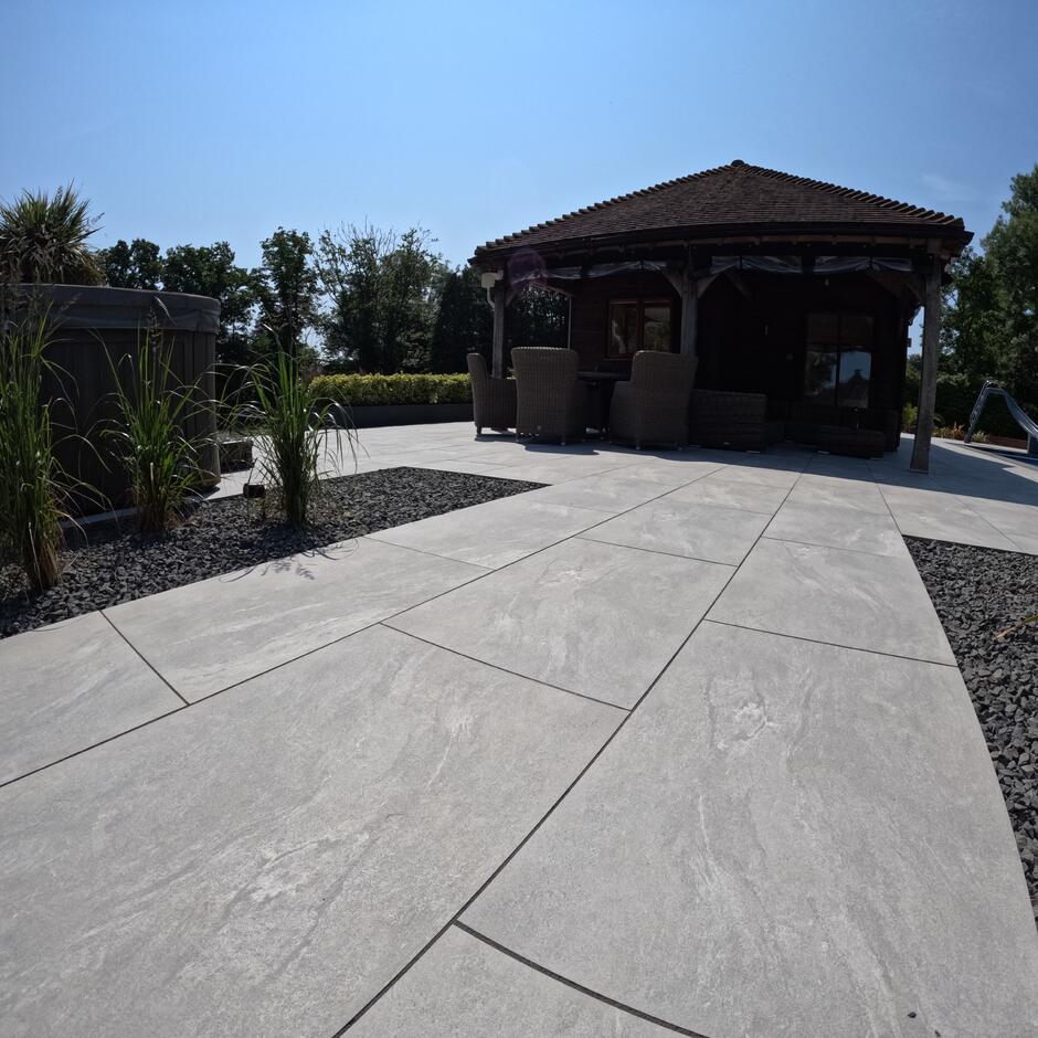 Sienna™ Jupiter Argent Porcelain Paving slab light grey paving steps summer patio grey porcelain tiles