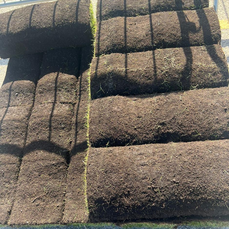 Wessex® Turf Rolls, fresh green turf