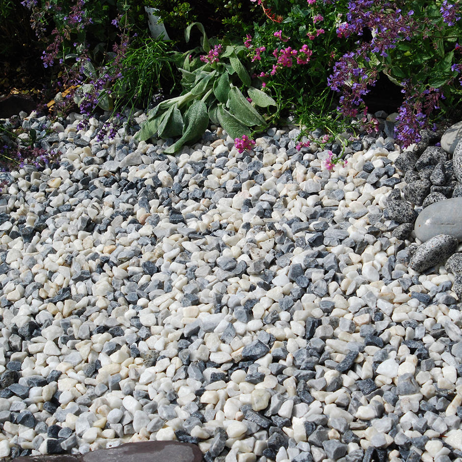 Polar ice chippings 20mm in garden landscape