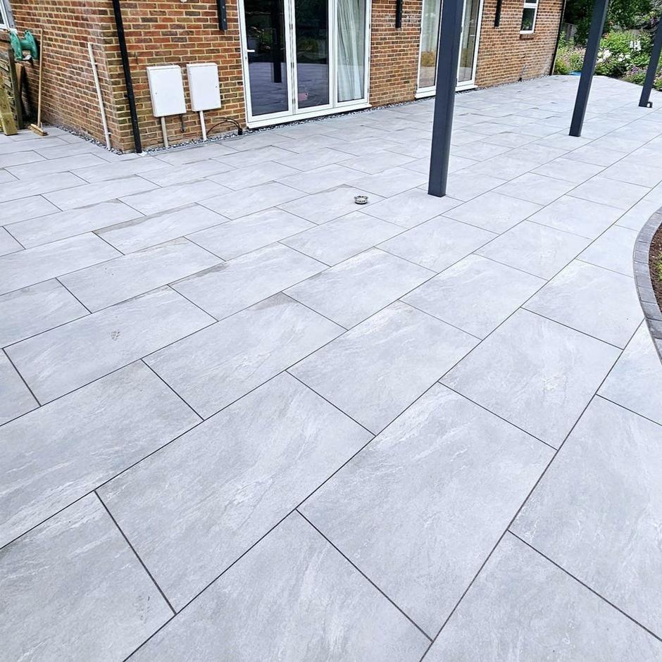 jupiter grey porcelain paving