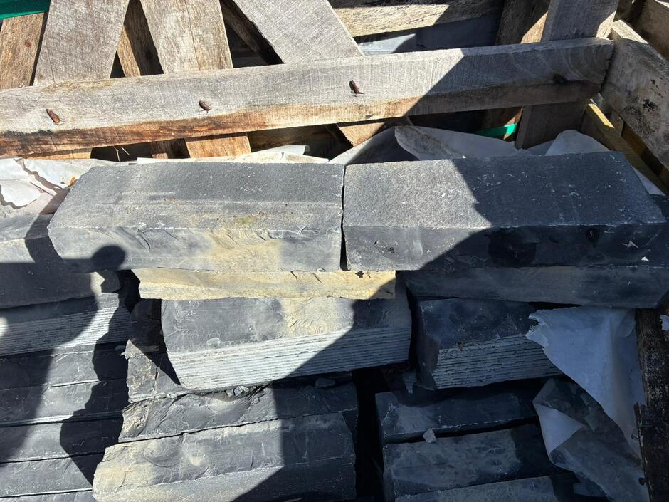 Carbon black limestone cobble setts 200 x 100