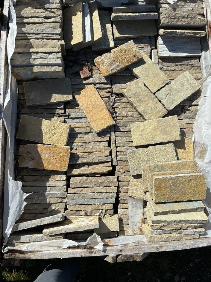 DISCOUNTED Yellow Limestone Cobbles Setts, 200x100 slabs