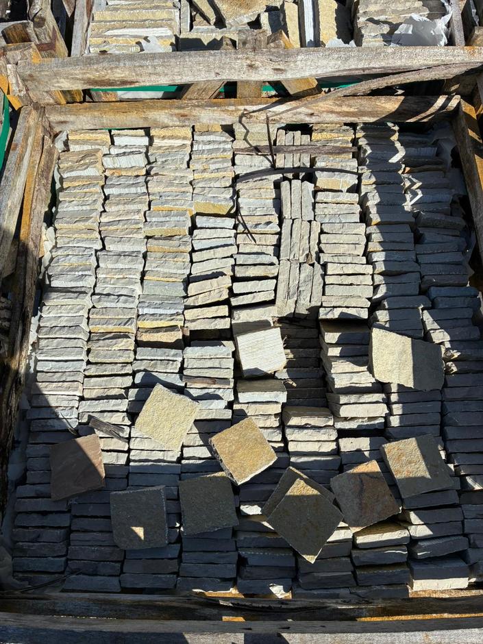 DISCOUNTED Yellow Limestone Cobbles Setts, 100x100 packs