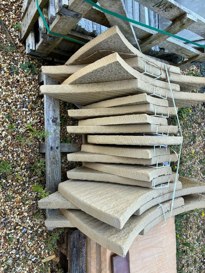 Barley Catherine Wheel, 2.09m natural stone tiles