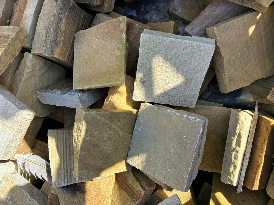 discounted fossil sandstone setts