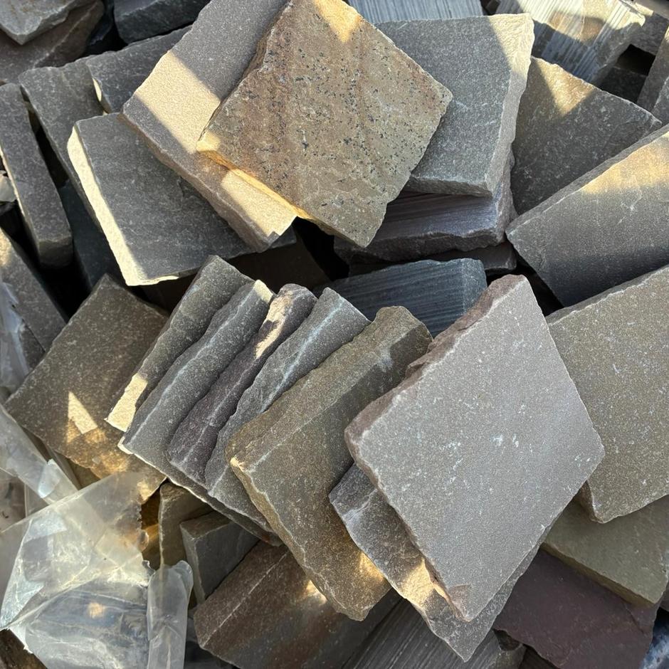 DISCOUNTED Rippon Buff Blend Sandstone Cobbles Setts, Various Sizes