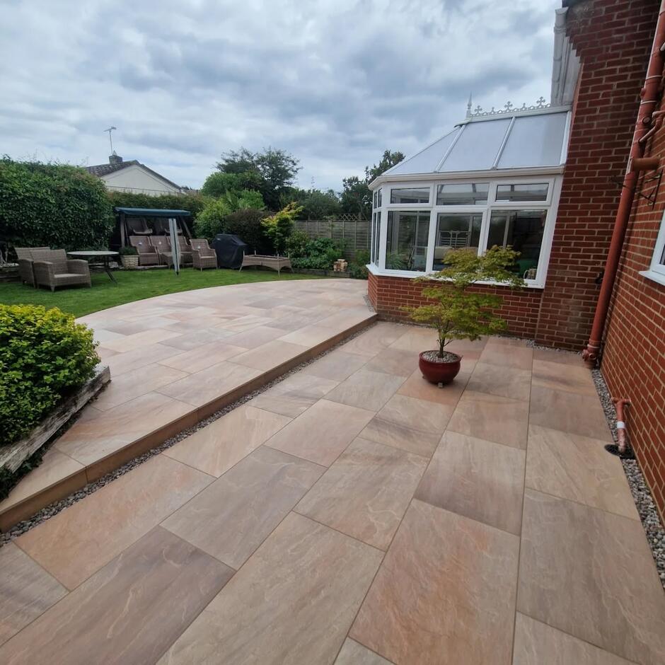 'Natural' Raveena Porcelain Paving cream patterned garden paving slabs