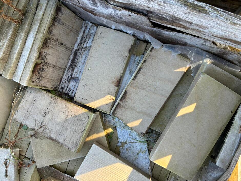 DISCOUNTED Golden Fossil Sawn Sandstone Cobbles Setts, 200x100mm - Only 1 Pack Available