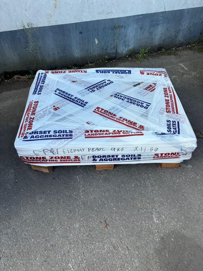 DISCOUNTED Sienna™ Everest Pearl Porcelain Paving, 900 x 600, 11.88m - Only 1 Pack Available wrapped pack