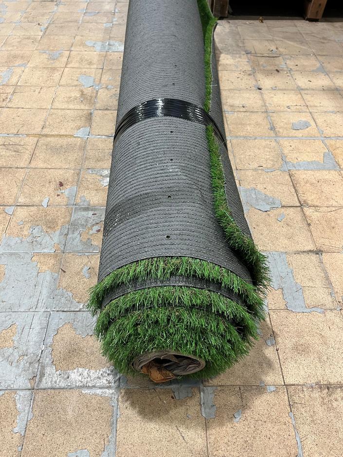 DISCOUNTED Goliath Artificial Grass, 4m x3.5m Roll