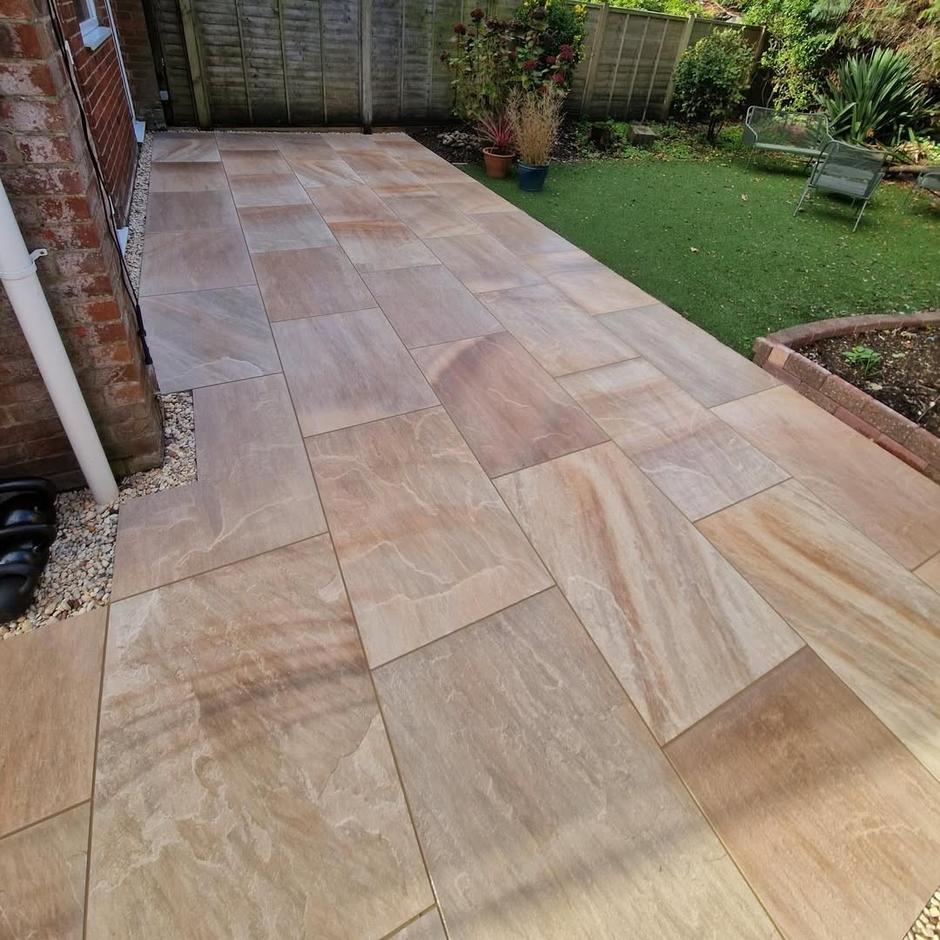 'Natural' Raveena Porcelain Paving wrap around paving