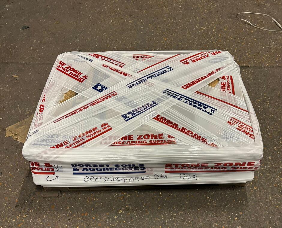 DISCOUNTED Crossover Grey Porcelain Paving, 900 x 600, 8.1m - Only 1 Pack Available