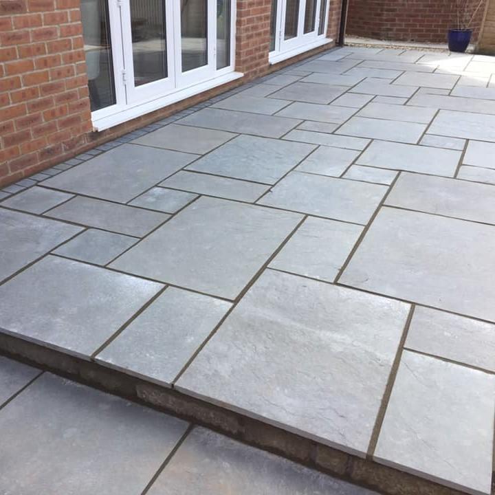 Dove grey limestone paving slabs